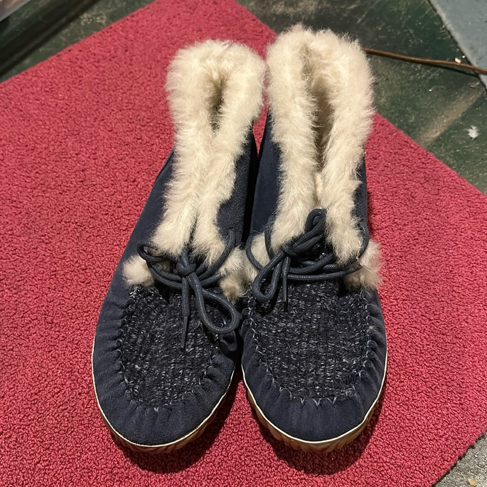 Sorel Out and About Moccasin Suede Slipper Booties Faux Fur Lined US 9 EU 40